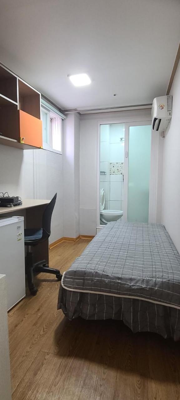 Yeouido Stay Seoul Exterior photo